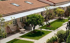Boutique Hotel Villa Fabulite Antibes 4* France